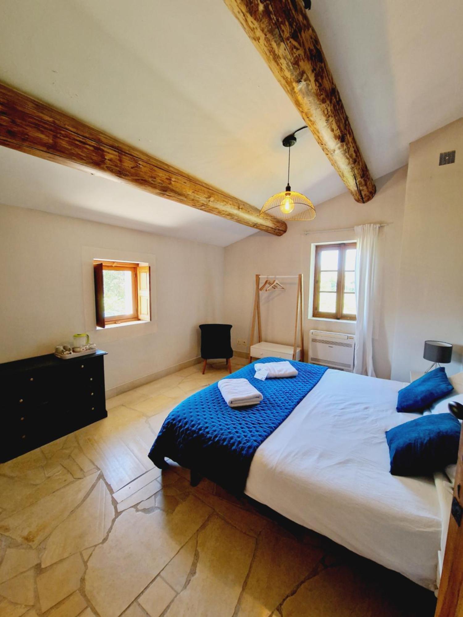 Mas Du Rollier Chambres D'Hotes เอย์กาลิแยร์ ภายนอก รูปภาพ