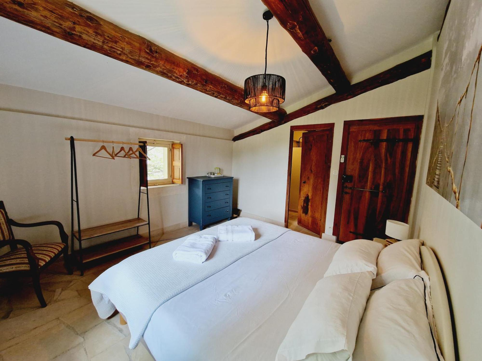 Mas Du Rollier Chambres D'Hotes เอย์กาลิแยร์ ภายนอก รูปภาพ